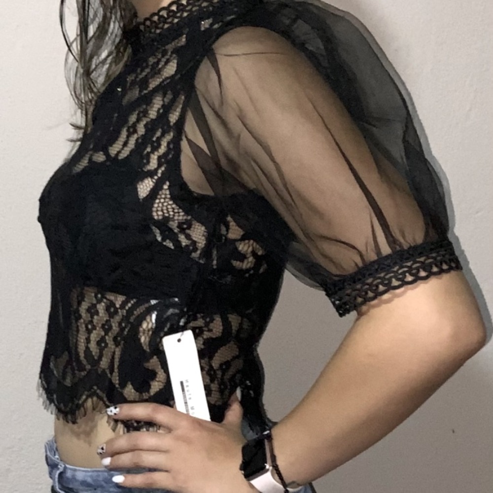 Lace Top Size 1 small 1 medium 1 Large